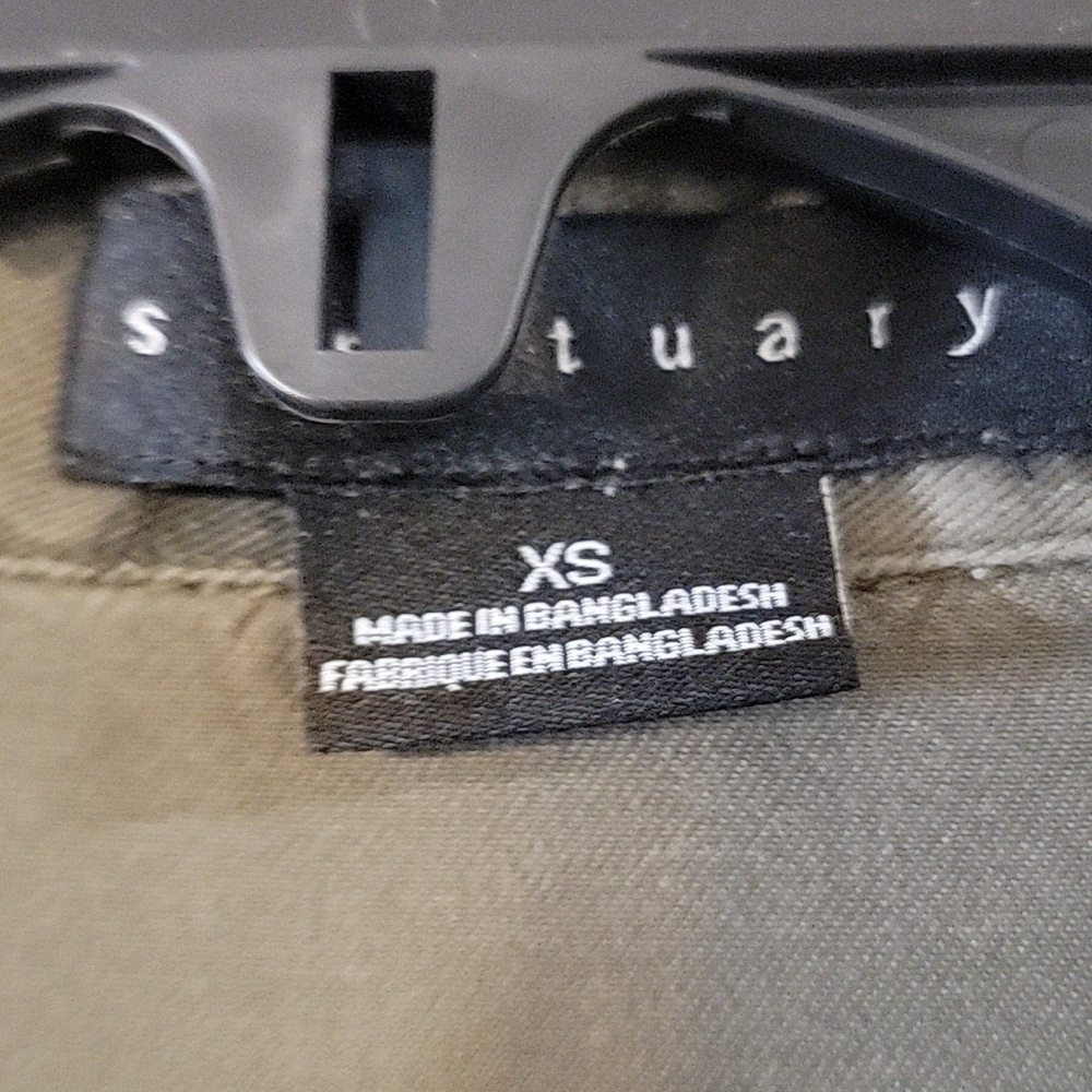 Camouflage Button-Up Shirt - Picture 2 of 6